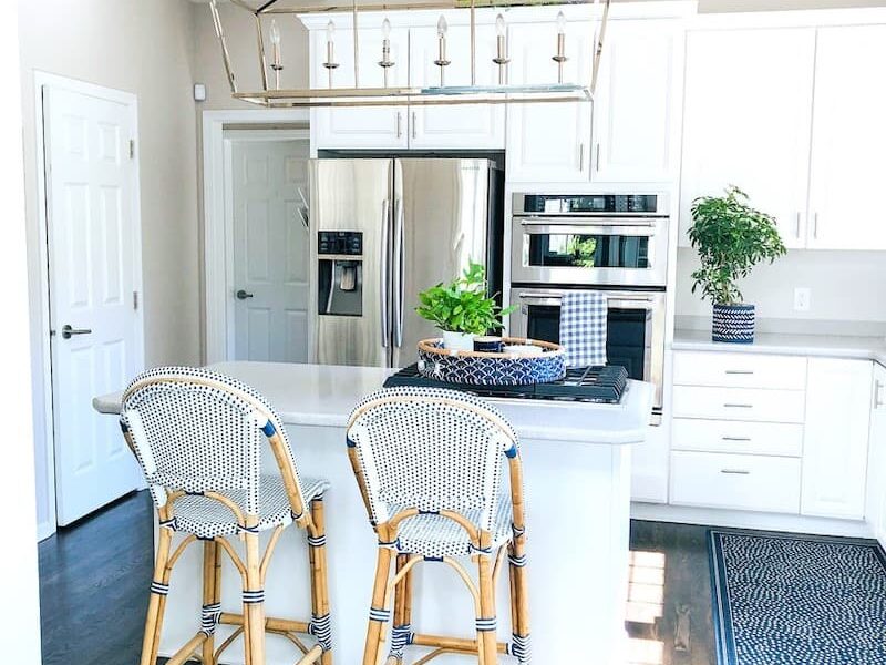clutter free blue and white kitchen.